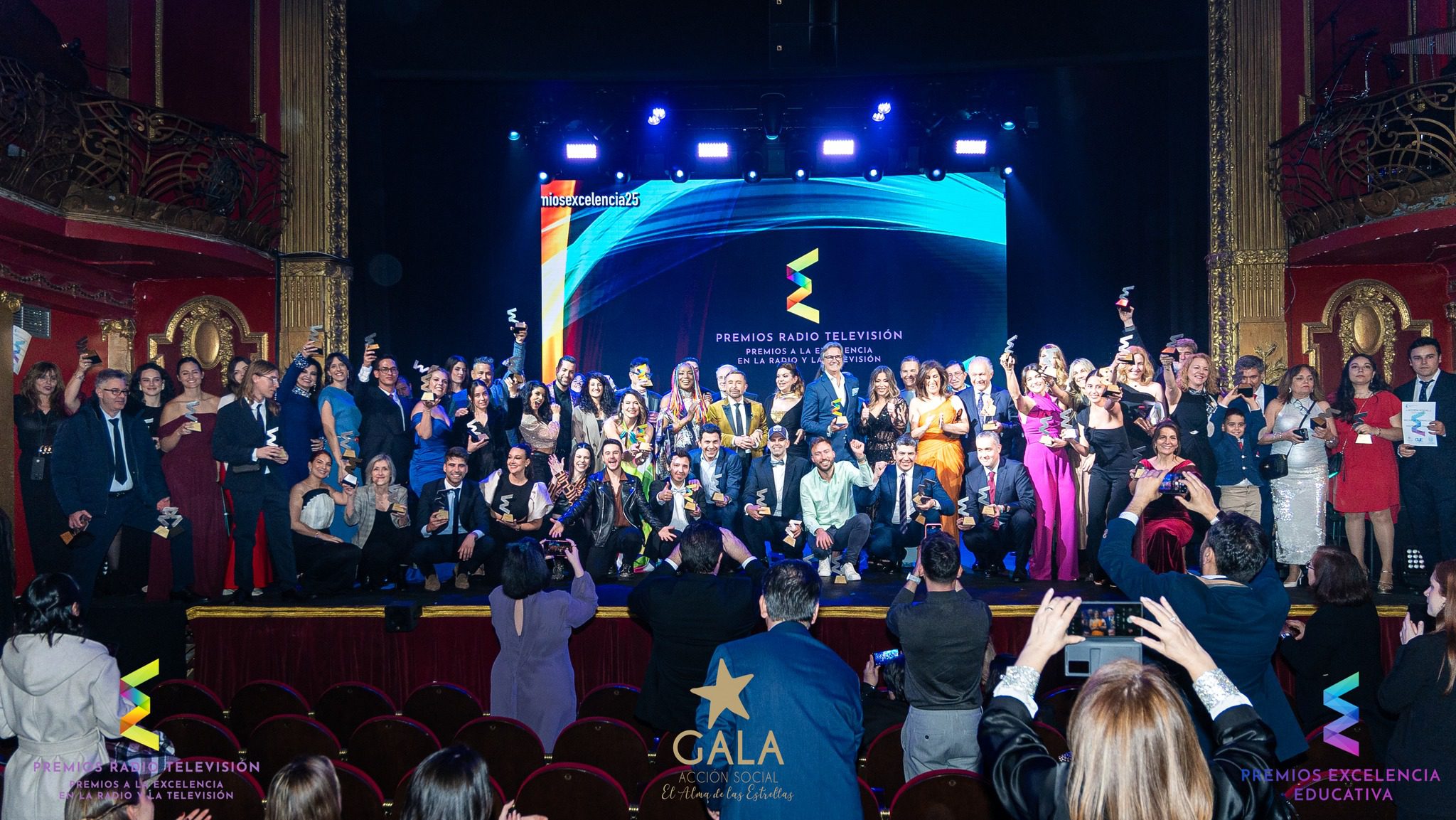 Imagen destacada de “INESBE galardonado en los Premios Excelencia Educativa 2025 como Mejor Centro de Formación Online en Estética y Belleza”