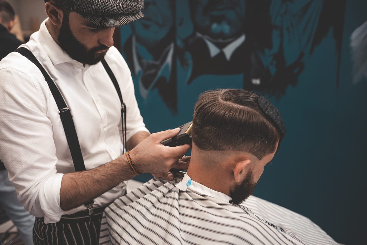 Imagen destacada de “Tipos de corte masculino: degradado, pompadour, clásico y modernos”