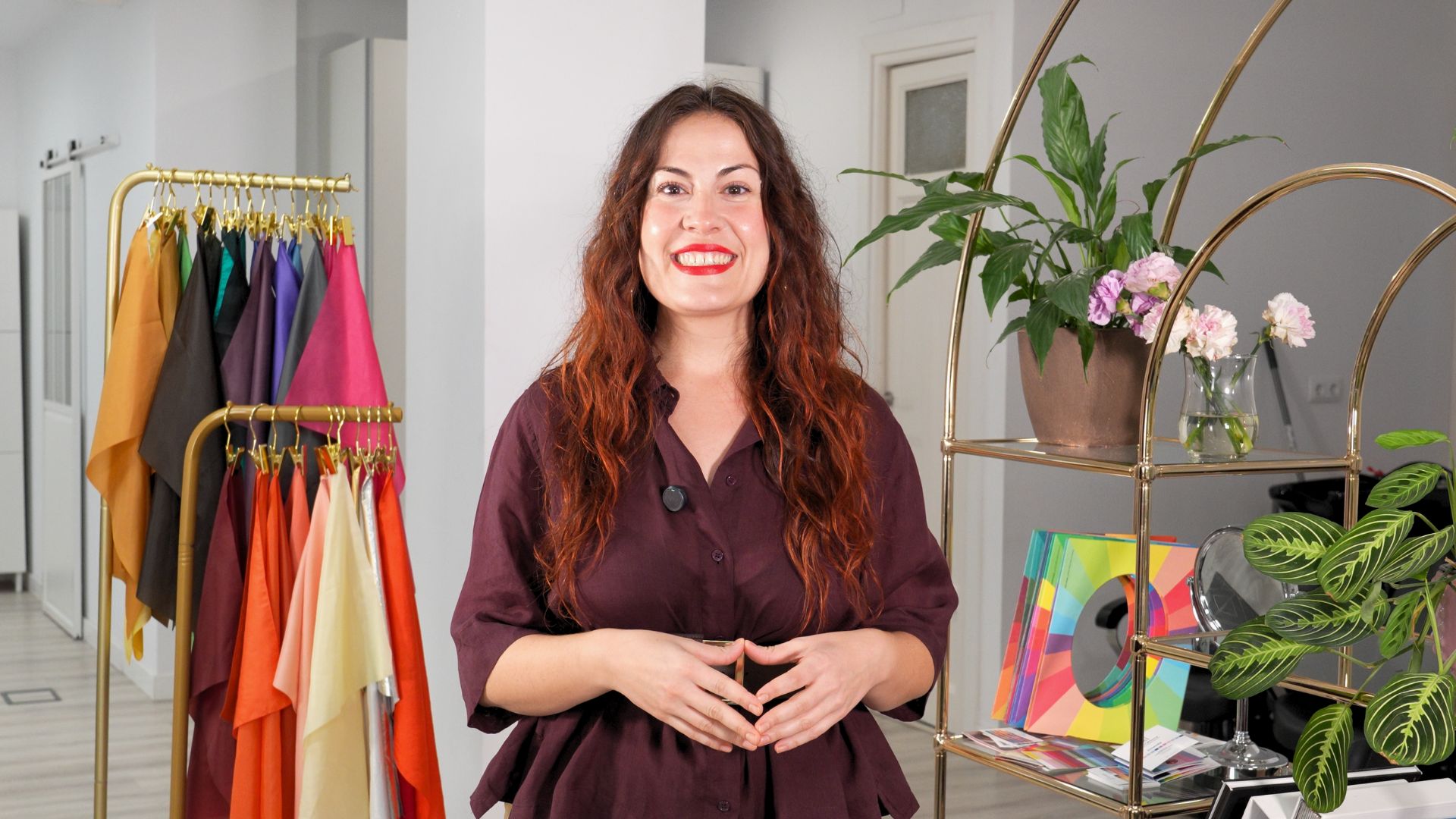 Imagen destacada de “INESBE lanza una nueva Masterclass de Colorimetría Profesional online junto a María Ángeles Calvo”