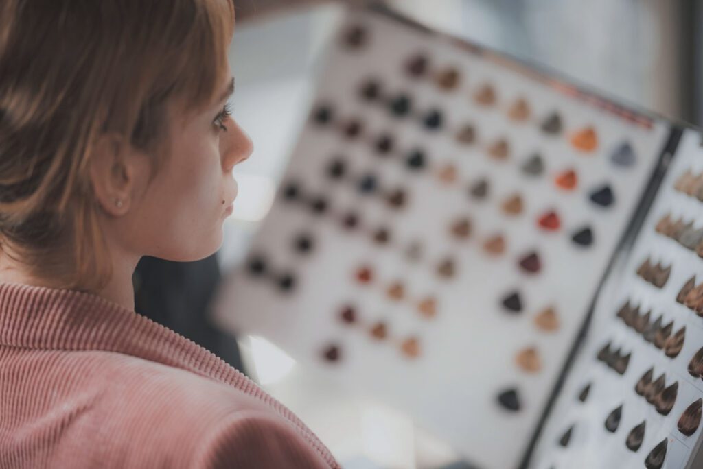 Especialista en Colorimetría Capilar: Aplicación Profesional