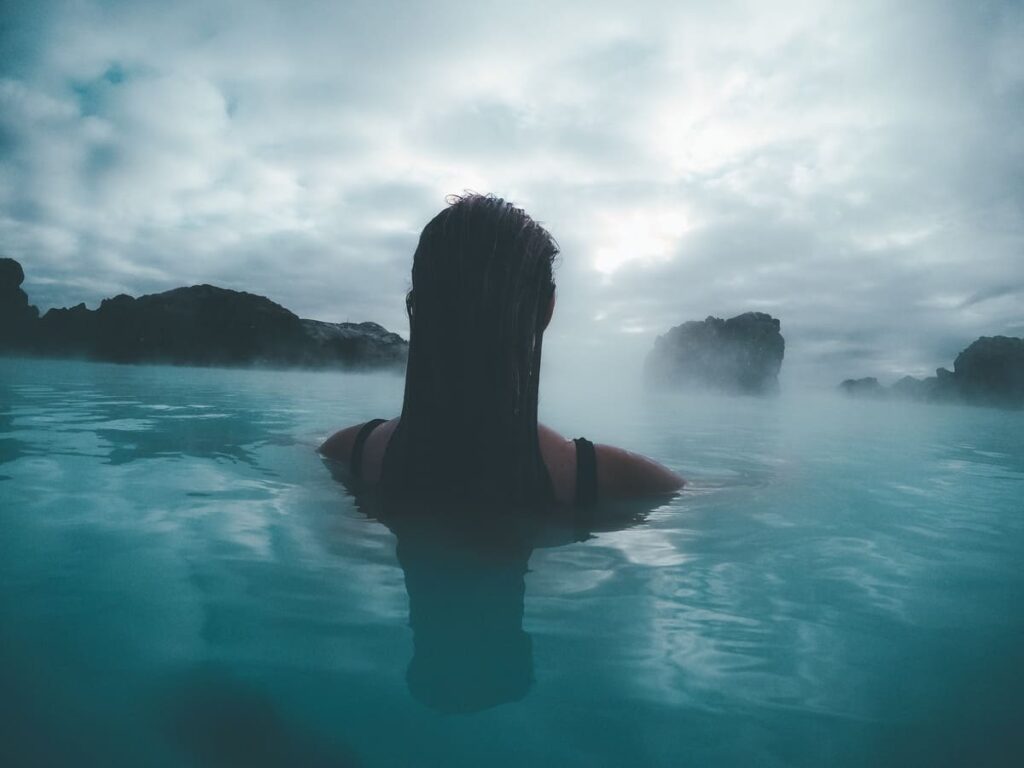 Cuánto tiempo es recomendable estar en las aguas termales