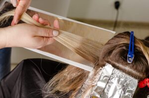 Técnicas Avanzadas de Mechas: Balayage, Foilyage, Babylights