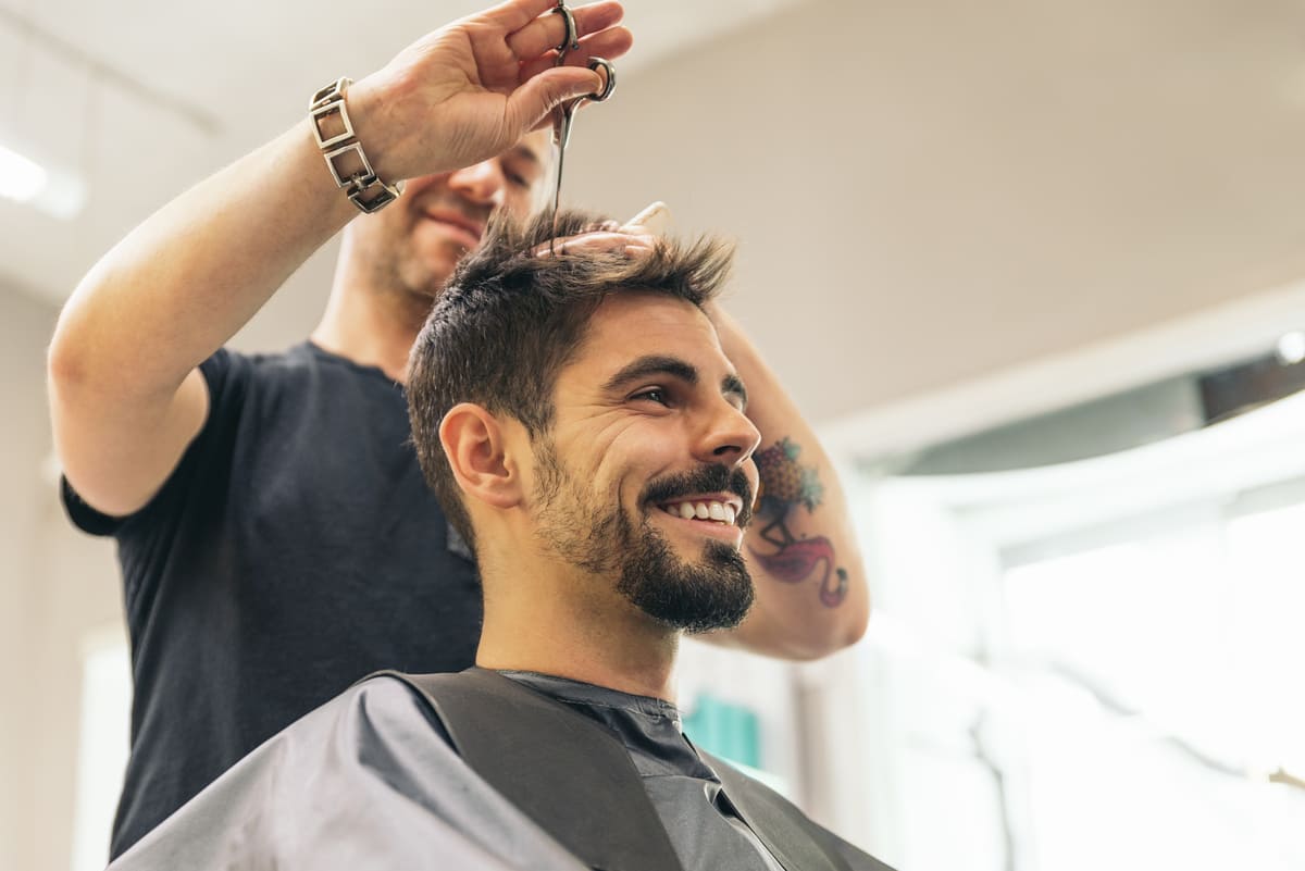 Imagen destacada de “Cómo elegir el corte de cabello masculino según la forma del rostro”