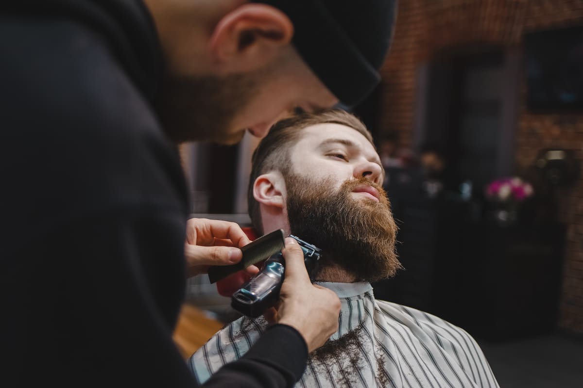 Imagen destacada de “Cuidado y mantenimiento de barbas: consejos profesionales”