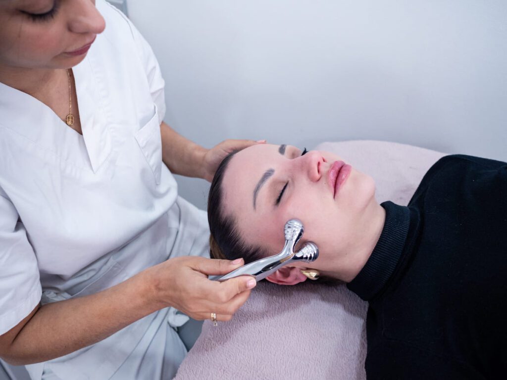 Beneficios de la Metaloterapia Facial
