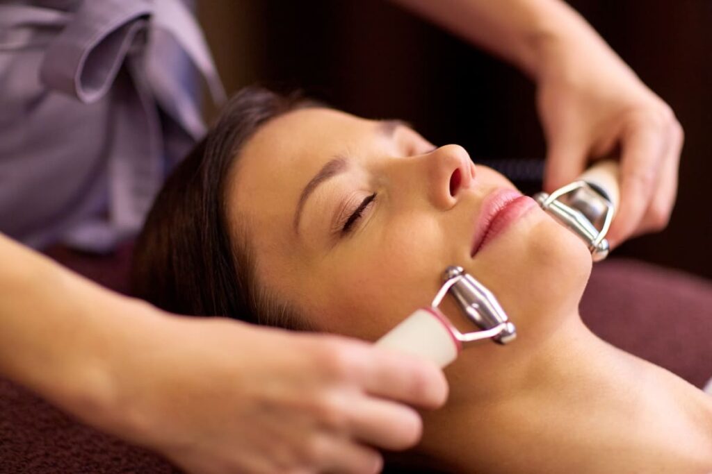 Integración de la Metaloterapia Facial en tratamientos profesionales