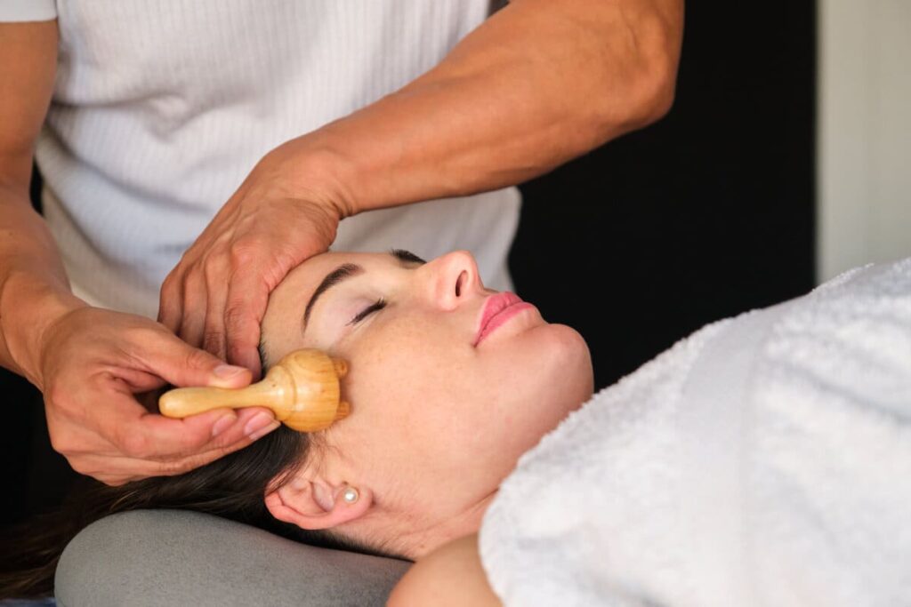 Implementación de la maderoterapia en un centro de estética